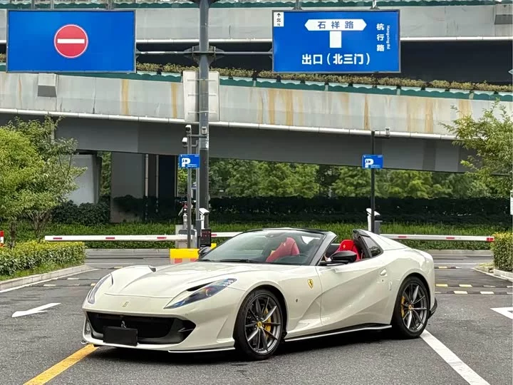 ferrari 812