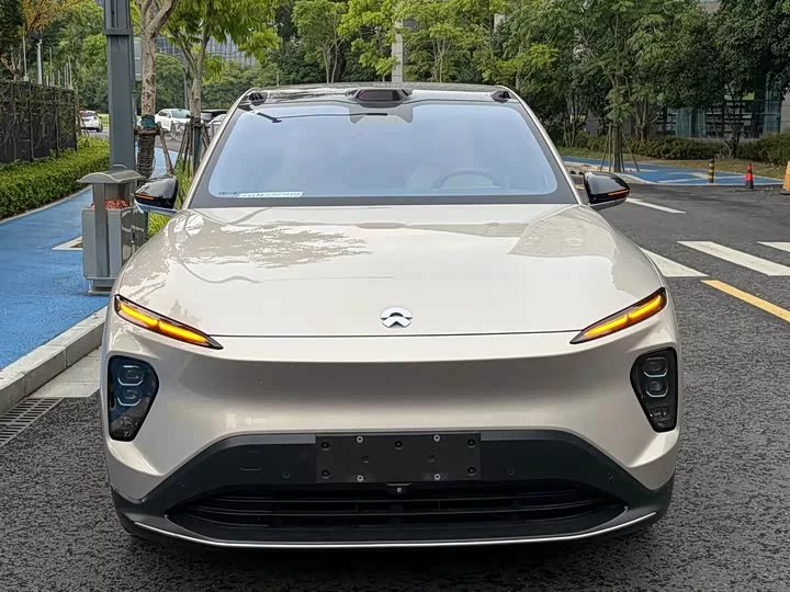 NIO EC7