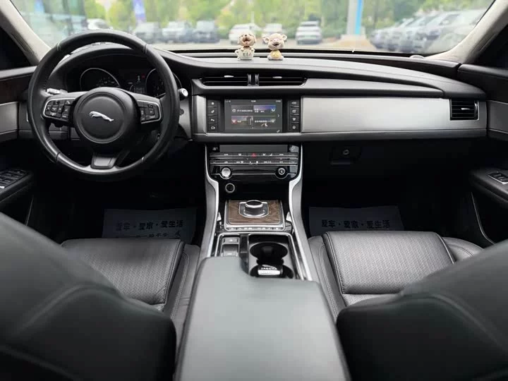 Jaguar XFL
