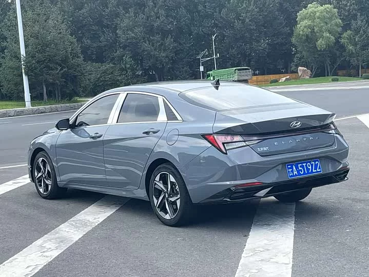 Hyundai Elantra