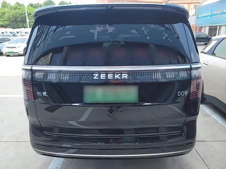 ZEEKR 009