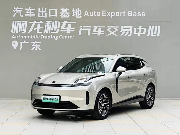 Lynk & Co 08 EM-P