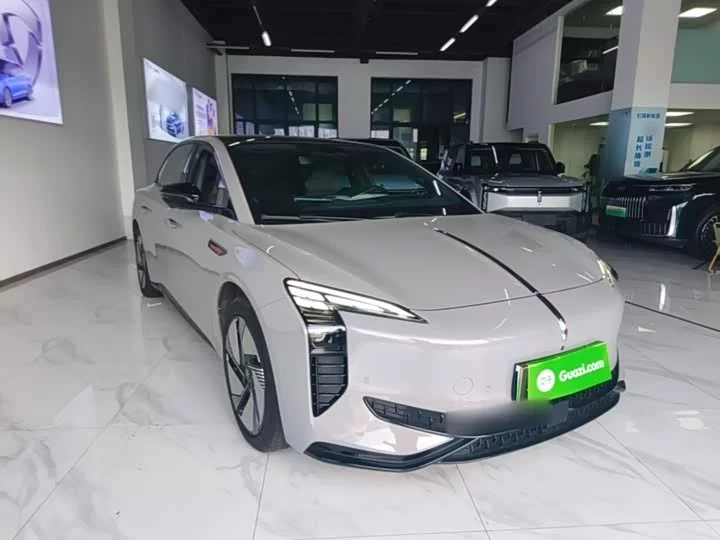 Hongqi EH7