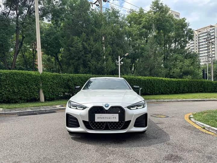 BMW i4