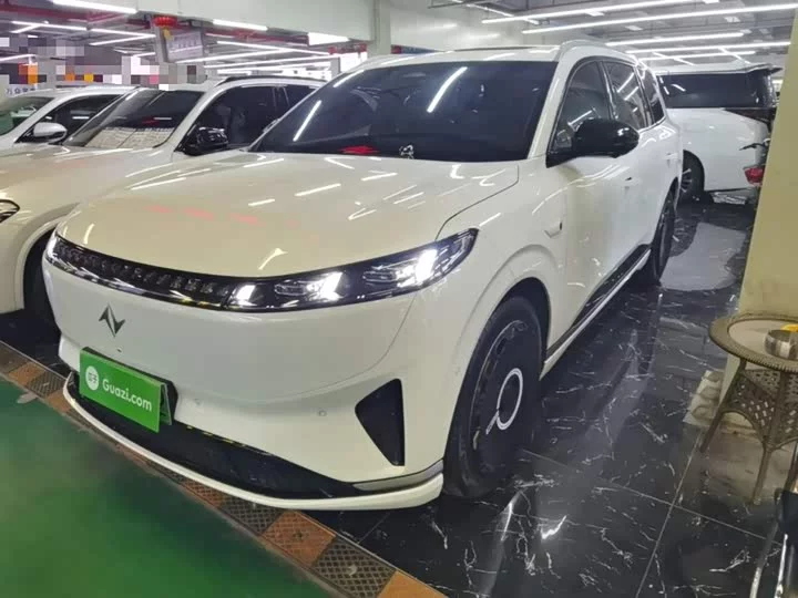 Dongfeng eπ008