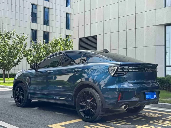 Lynk & Co 05
