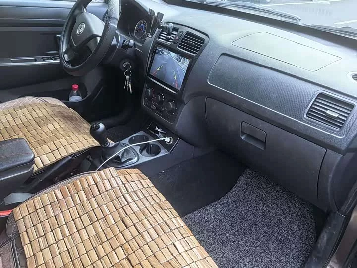 Dongfeng Fengon 330