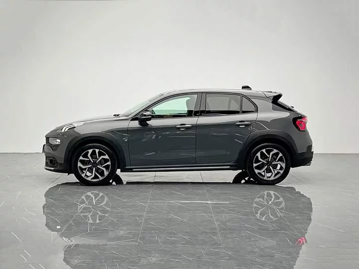 Lynk & Co 02