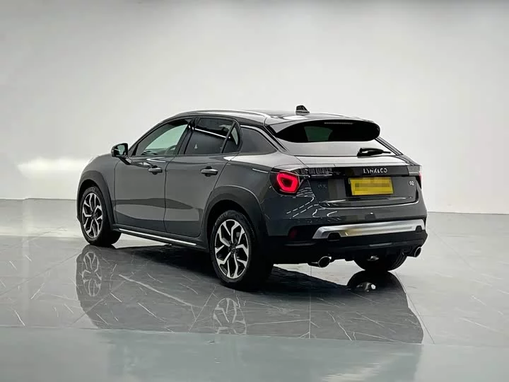 Lynk & Co 02