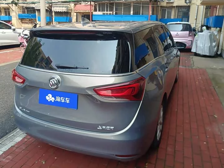 Buick GL6