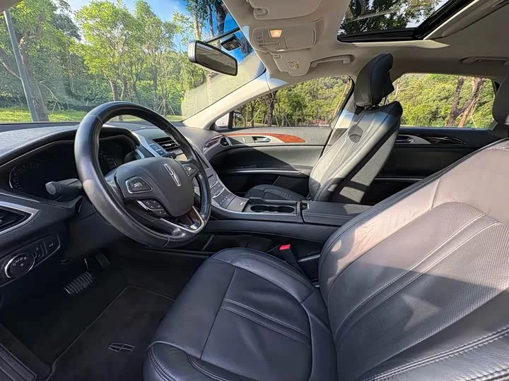 Lincoln MKZ