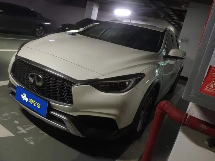 Infiniti QX30