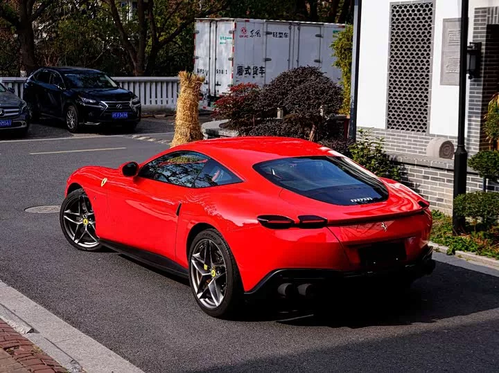 ferrari Roma