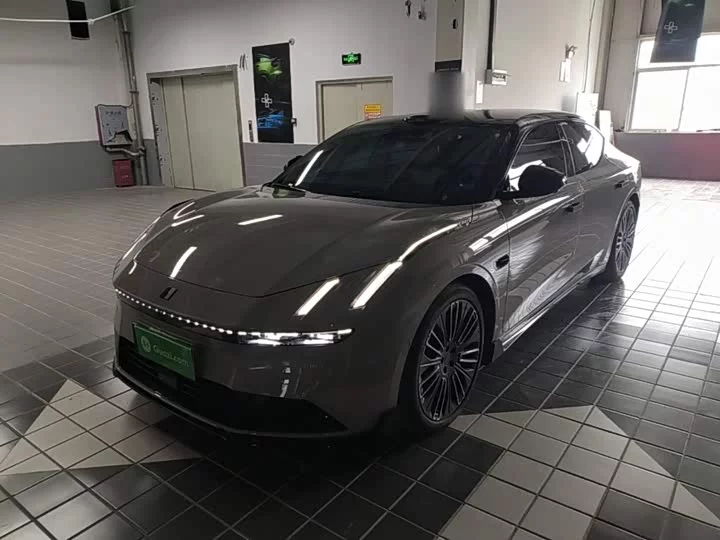 Lynk & Co 10
