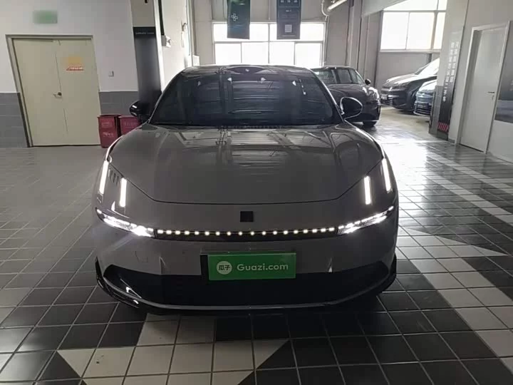 Lynk & Co 10