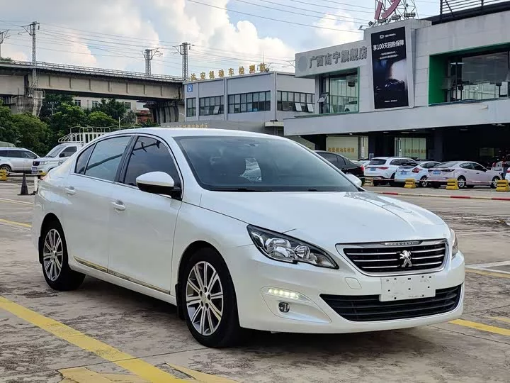 Peugeot 408