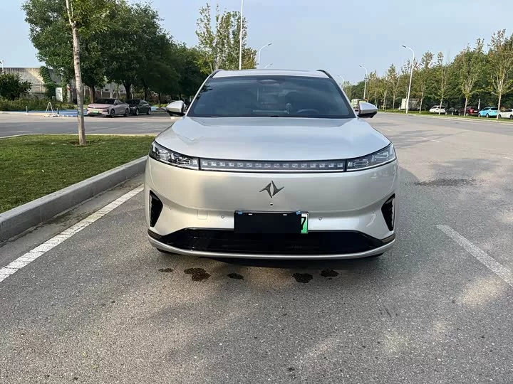 Dongfeng eπ008