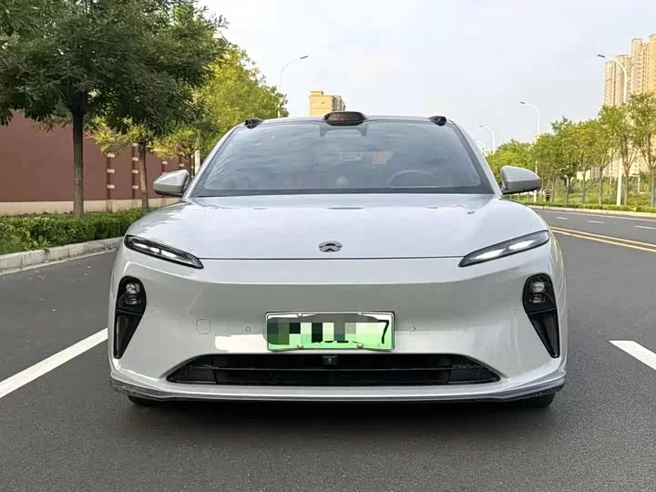 NIO ET5