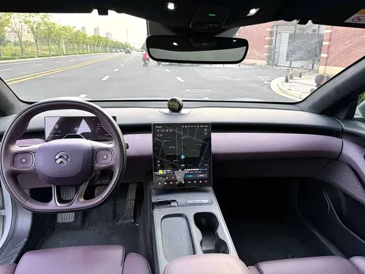 NIO ET5