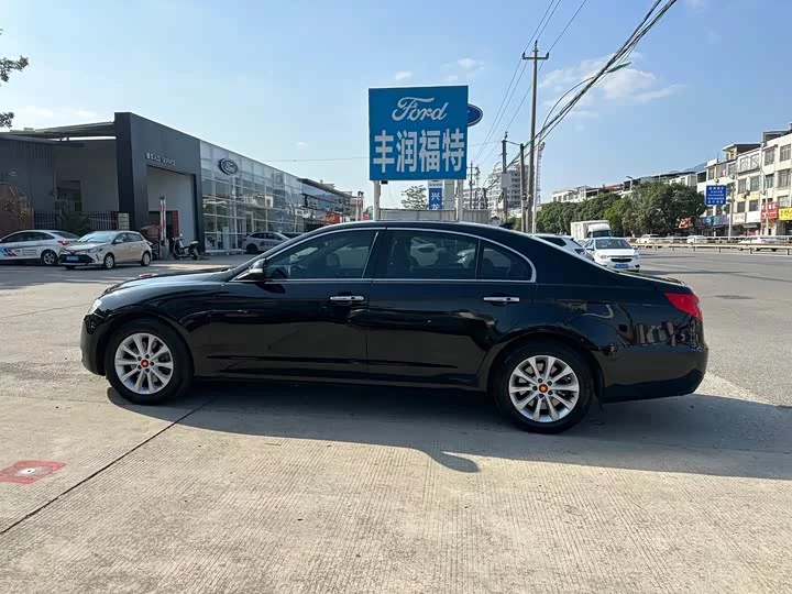 Hongqi H7