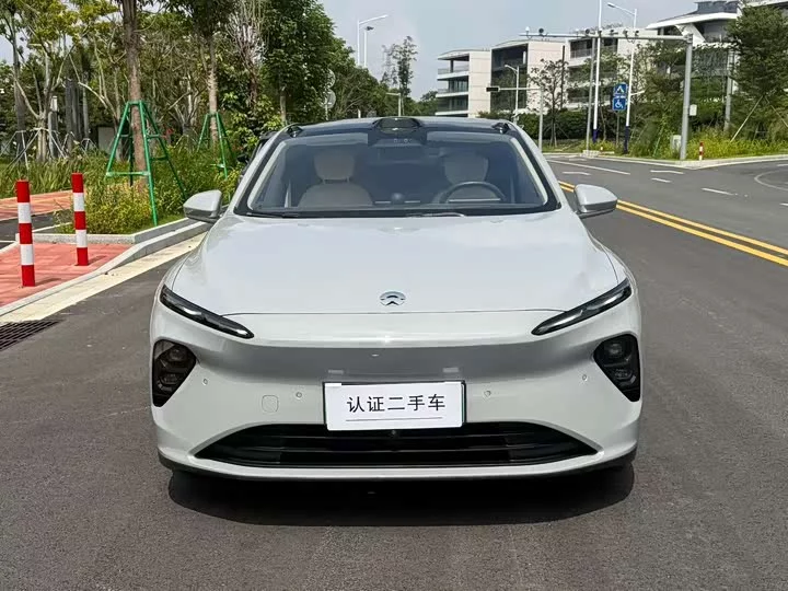 NIO ET7