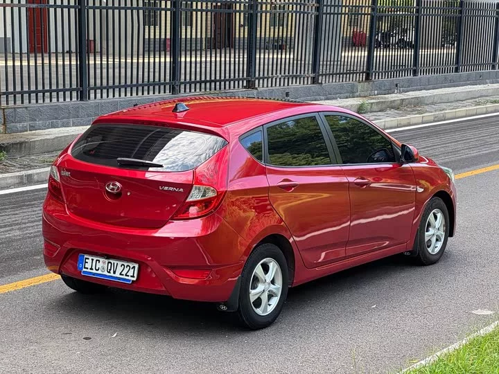 Hyundai Verna RV