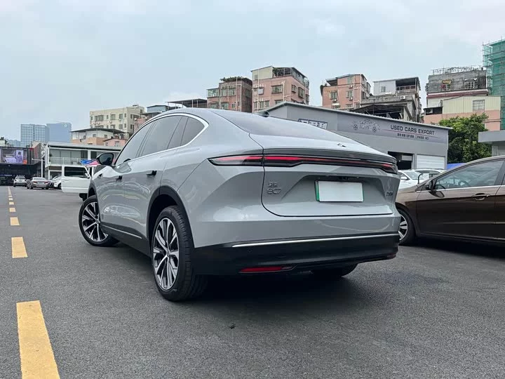NIO EC7