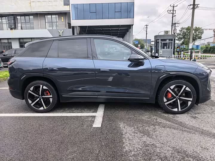 NIO ES7