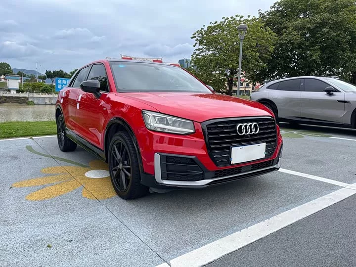 Audi Q2L
