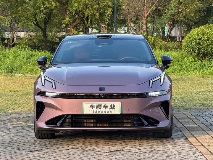 Lynk & Co 07 EM-P