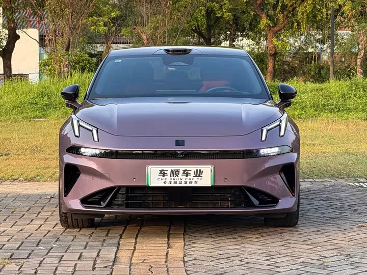 Lynk & Co 07 EM-P