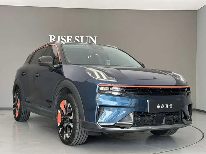 Lynk & Co 06