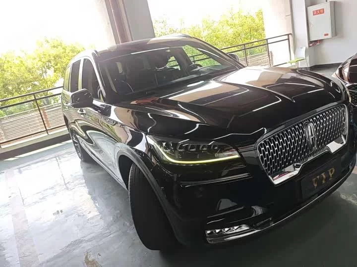 Lincoln aviator