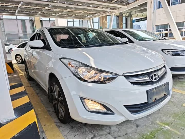 Hyundai Elantra
