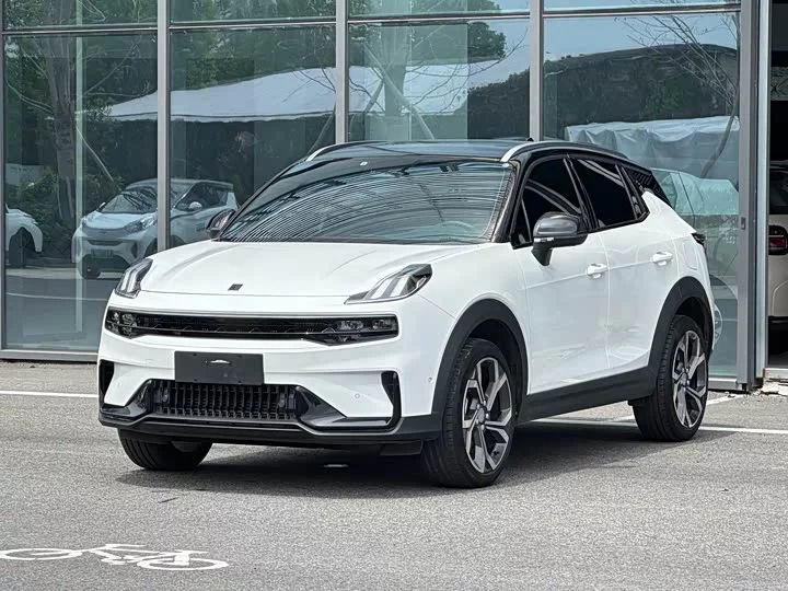 Lynk & Co 06