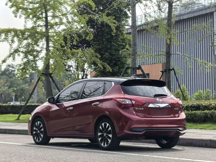Nissan Tiida