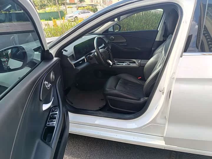 Chery Arrizo 8