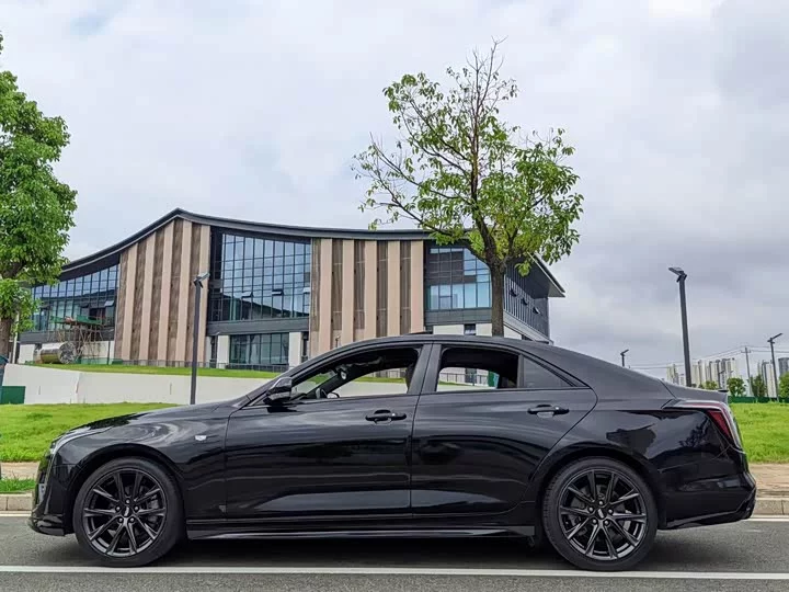 Cadillac CT4