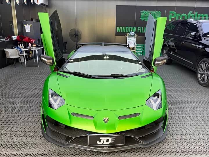 Lamborghini Aventador