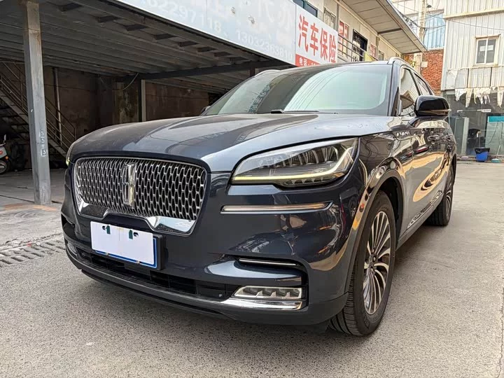Lincoln aviator