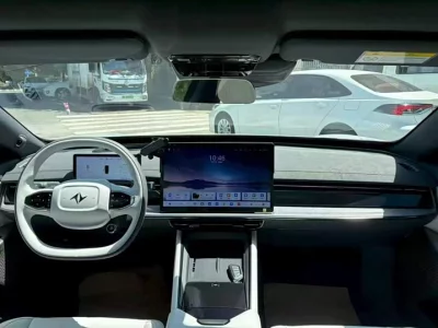 Dongfeng eπ007