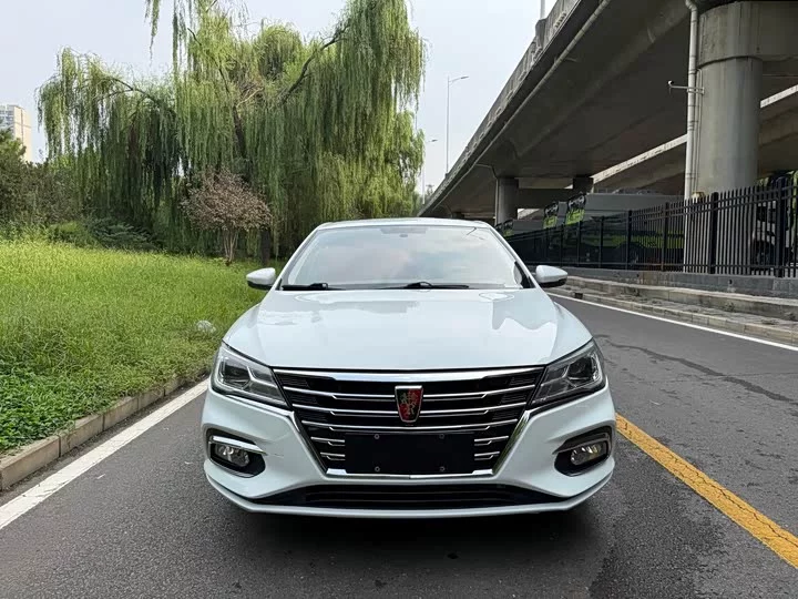 Roewe i5