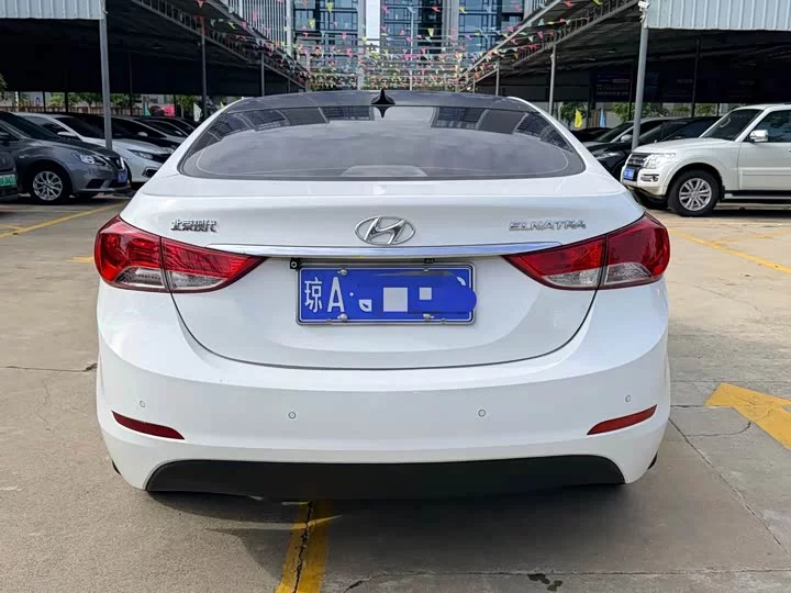 Hyundai Elantra
