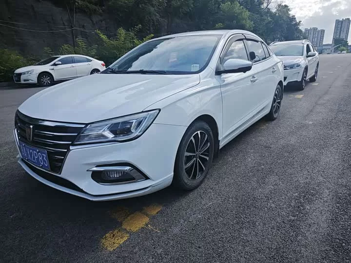 Roewe i5