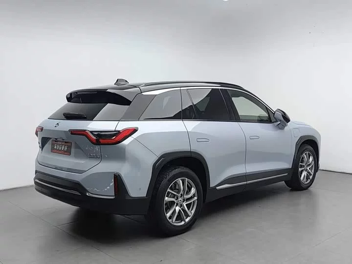 NIO ES6