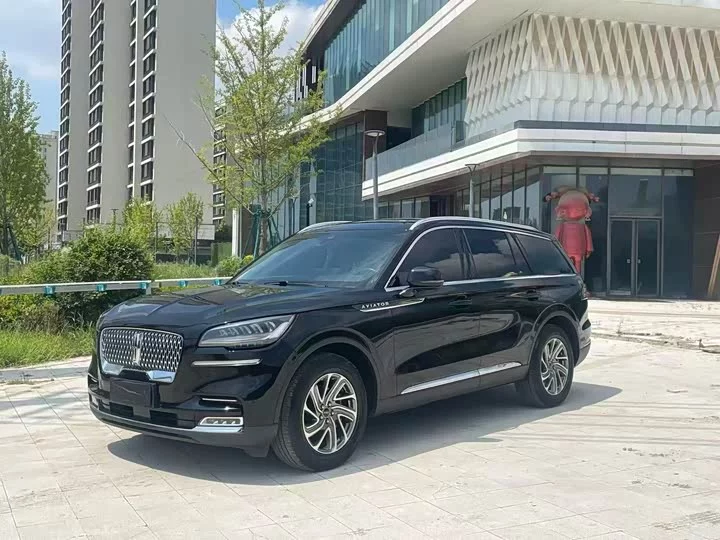 Lincoln aviator