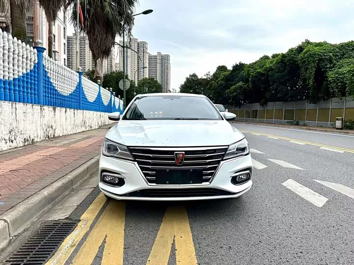 Roewe i5