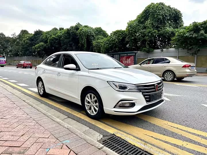 Roewe i5