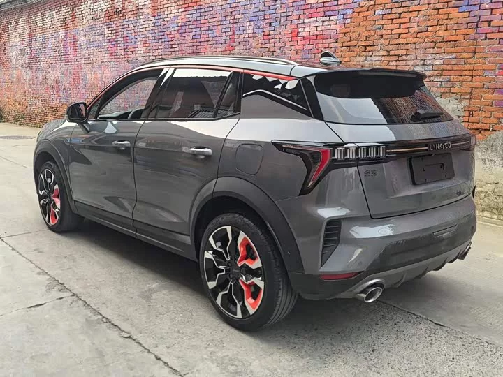 Lynk & Co 06