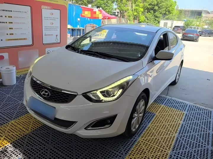 Hyundai Elantra